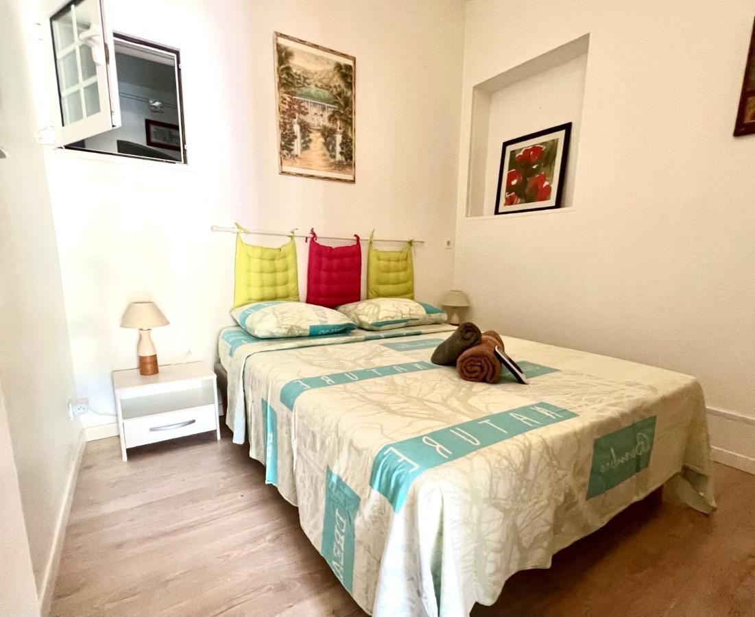 Ti Cabanon. Appartement Vue Mer A Deshaies. Exterior foto