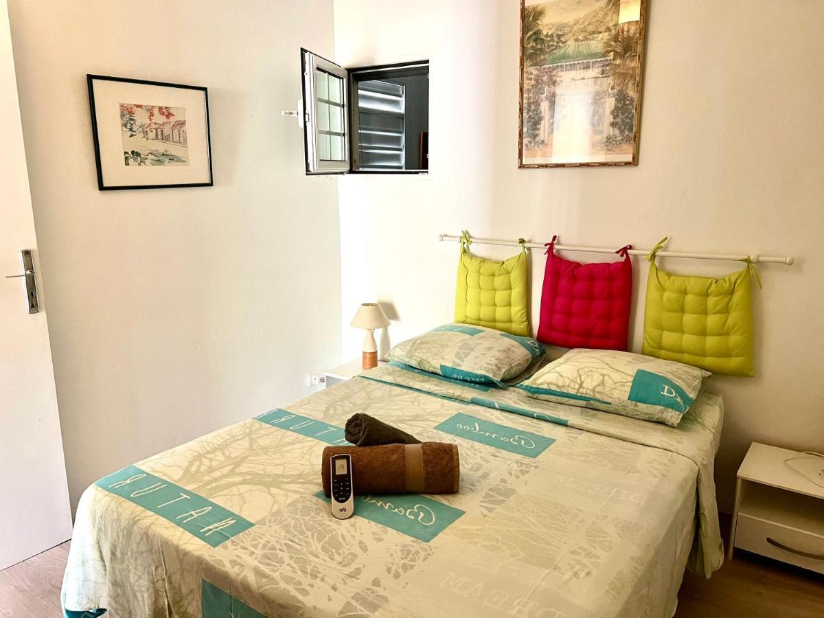 Ti Cabanon. Appartement Vue Mer A Deshaies. Exterior foto